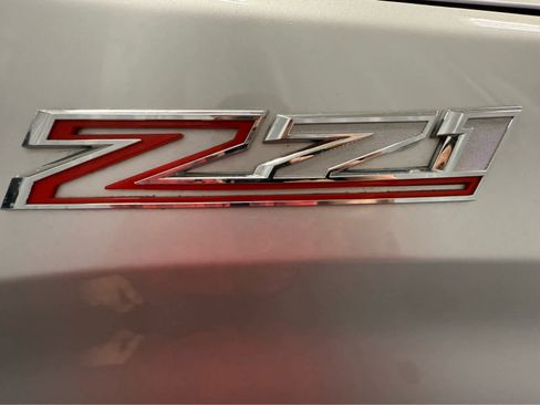 Used 2022 Chevrolet Silverado 1500 LT w/ Z71 Off-Road Package image 32