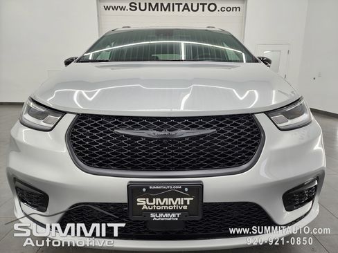 New 2026 Chrysler Pacifica Limited w/ S Appearance Package AWD/4WD image 24