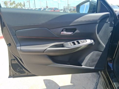 New 2026 Nissan Sentra SR w/ Floor Mat Package FWD image 22