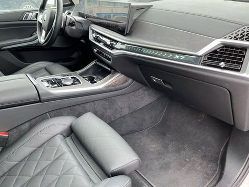 Used 2025 BMW X7 xDrive40i image 24