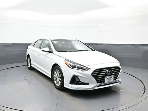 Used 2019 Hyundai Sonata SE w/ Winter Weather Package FWD image 3