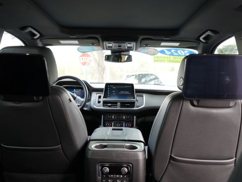 Used 2024 Chevrolet Tahoe Z71 w/ Luxury Package AWD/4WD image 14