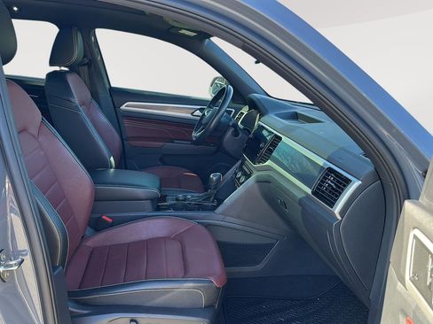 Used 2022 Volkswagen Atlas Cross Sport SEL Premium R-Line AWD/4WD image 17
