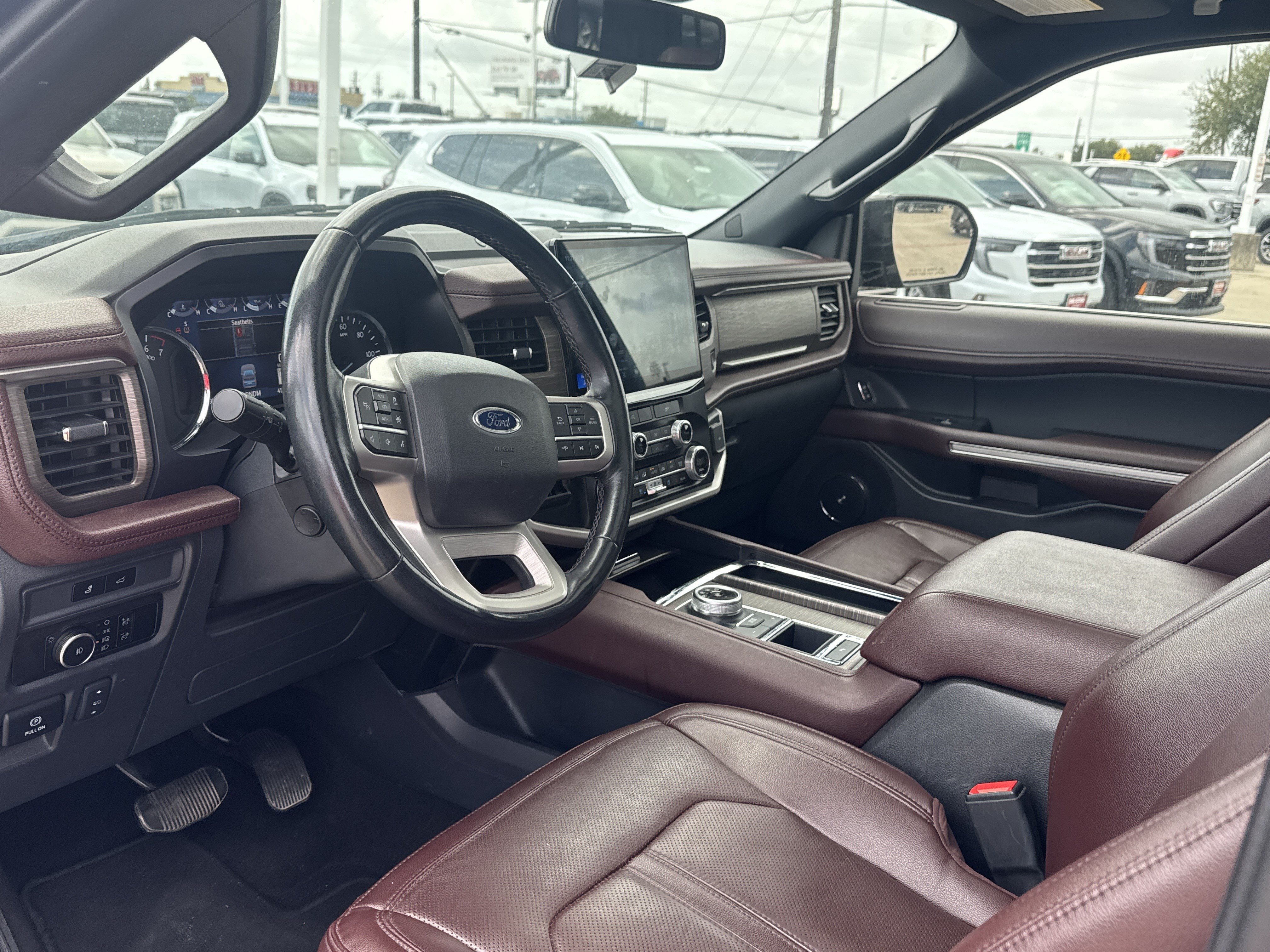 Used 2024 Ford Expedition Max Limited RWD image 5