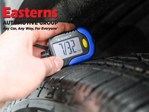 Used 2021 Ford Explorer XLT image 27