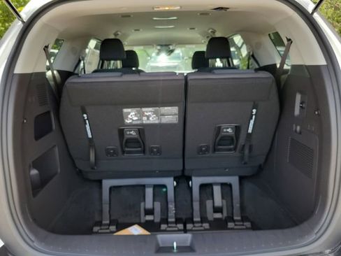 New 2026 Kia Carnival LX FWD image 7