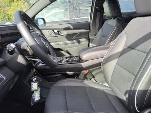 Used 2025 Buick Enclave Preferred image 6