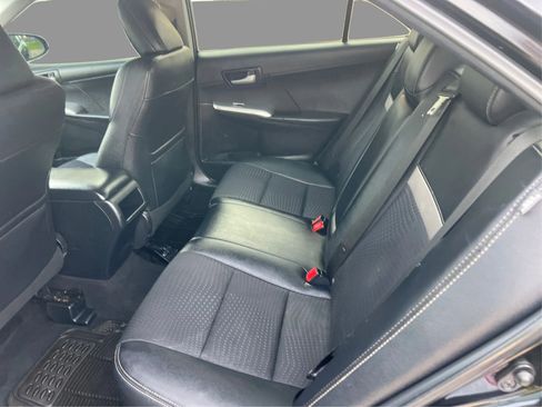 Used 2012 Toyota Camry SE FWD image 11