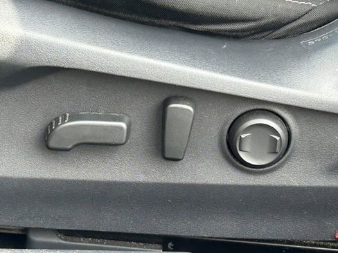 Used 2020 Subaru Outback Premium image 28