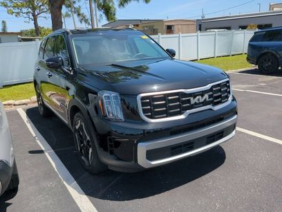 Used 2023 Kia Telluride S w/ S Sunroof Package