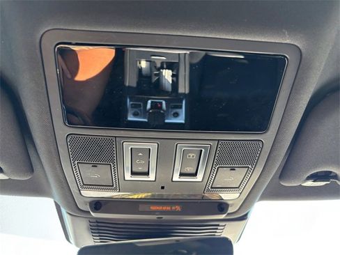 Used 2022 Jaguar F-PACE S image 27