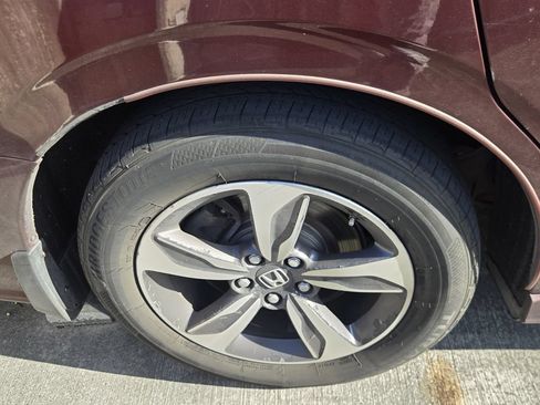 Used 2018 Honda Odyssey Touring image 5