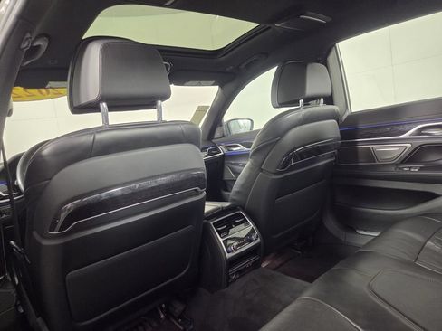Used 2022 BMW 740i w/ M Sport Package RWD image 25