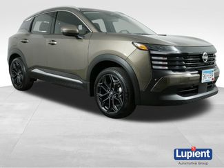 Used 2025 Nissan Kicks SR w/ SR Premium Package AWD/4WD 360° Tour