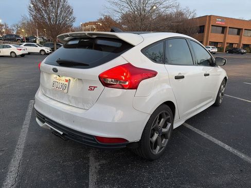 Used 2018 Ford Focus ST image 5