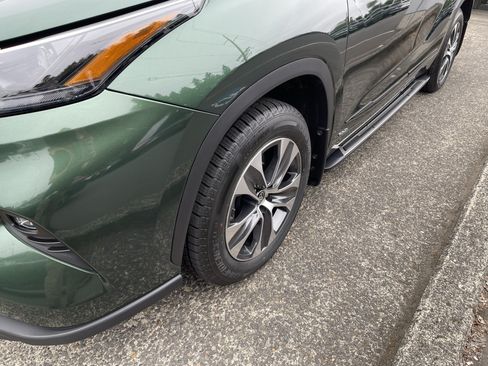 Certified 2025 Toyota Highlander XLE AWD/4WD image 9