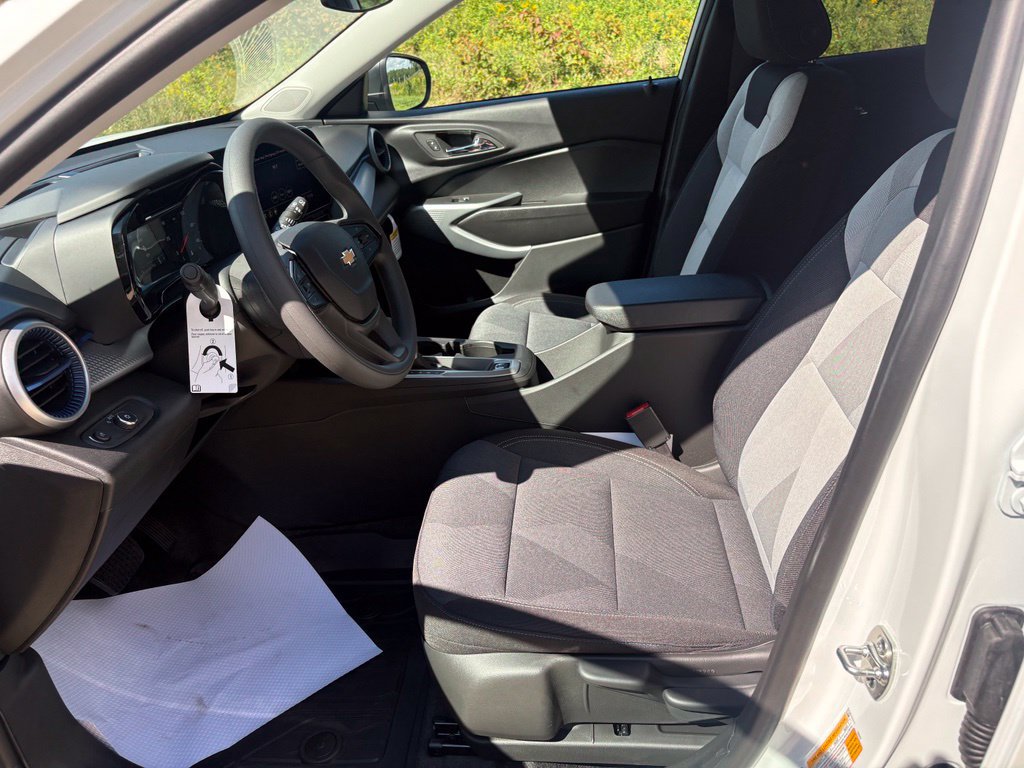 New 2026 Chevrolet Trax LS w/ Driver Confidence Package FWD image 4