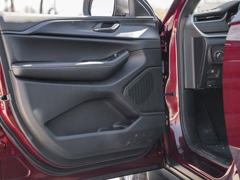 New 2025 Jeep Grand Cherokee Laredo X w/ Luxury Tech Group I image 33