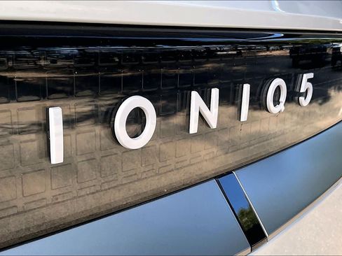 Certified 2026 Hyundai Ioniq 5 SE RWD image 9