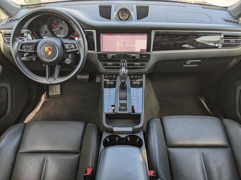 Used 2023 Porsche Macan Turbo image 13