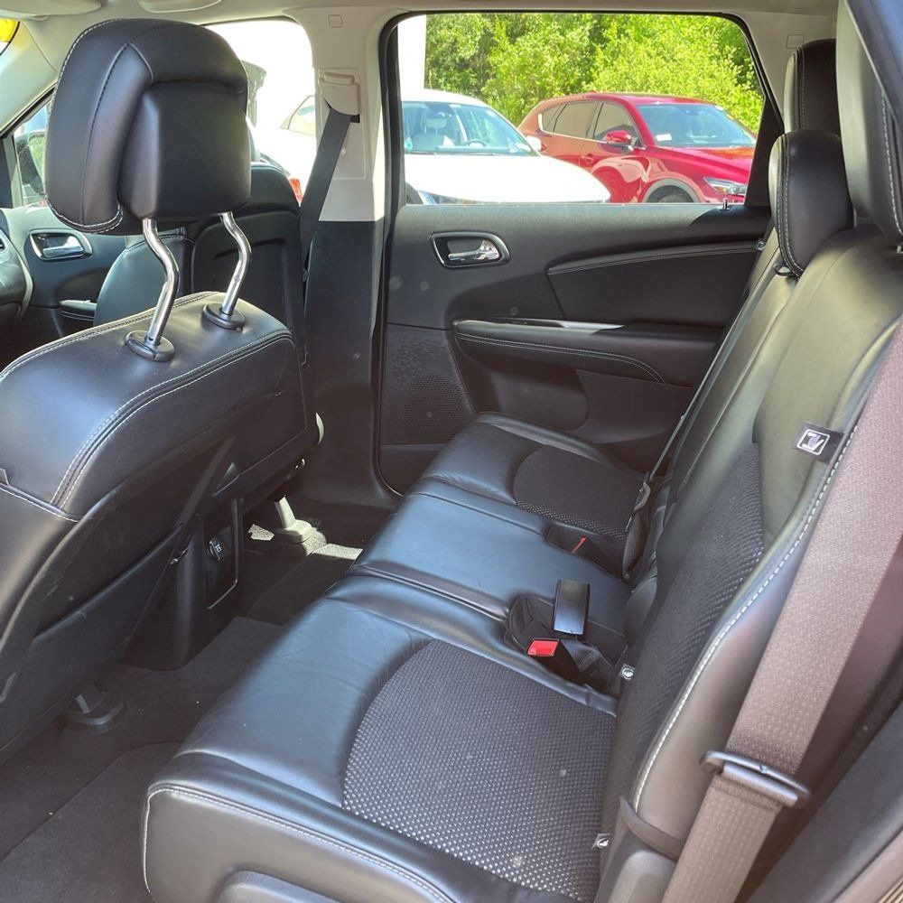 Used 2018 Dodge Journey Crossroad w/ Nav & Sun Group FWD image 15