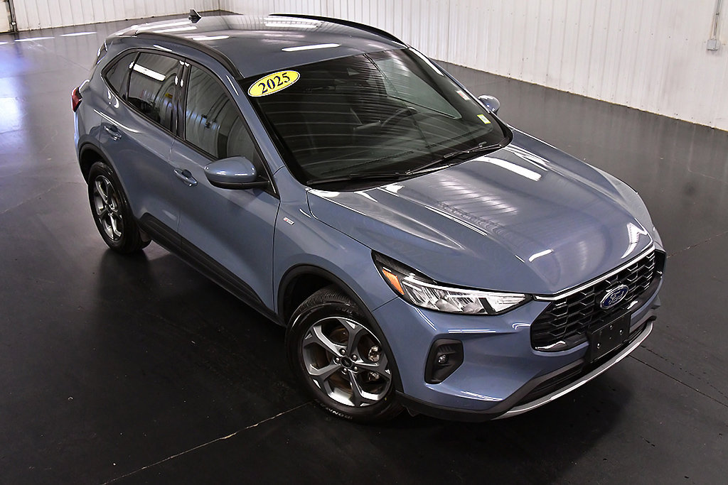 Used 2025 Ford Escape ST-Line Select AWD/4WD image 13
