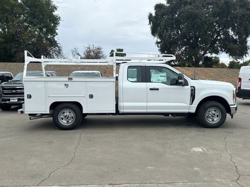 New 2026 Ford F250 XL w/ XL Chrome Package image 2