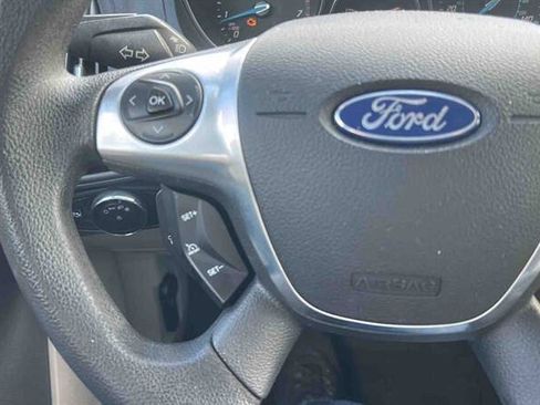 Used 2014 Ford Focus SE FWD image 18