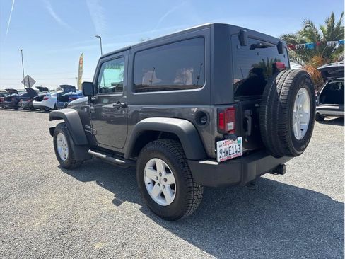 Used 2018 Jeep Wrangler Sport AWD/4WD image 7