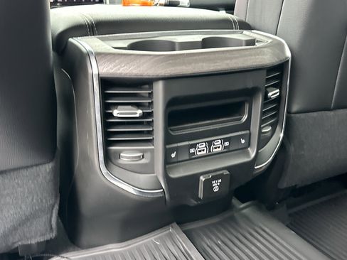 New 2026 RAM 2500 Laramie AWD/4WD image 33