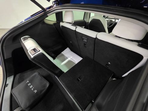 Used 2022 Tesla Model Y Long Range AWD/4WD image 12