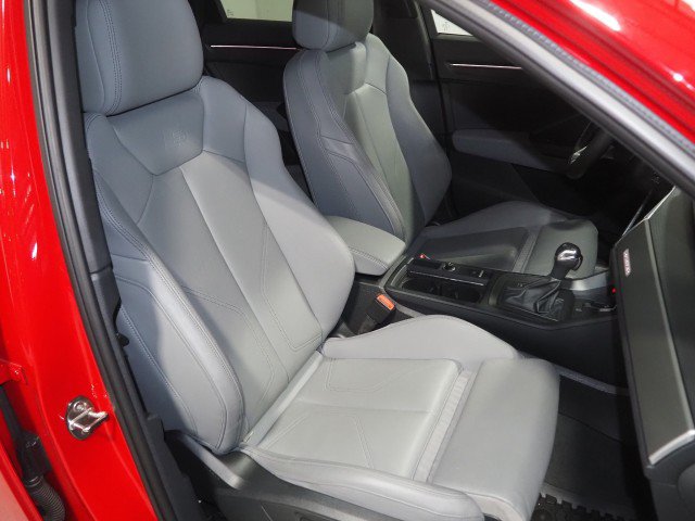 Used 2023 Audi Q3 quattro 2.0T Premium Plus w/ Premium Plus Package AWD/4WD image 2