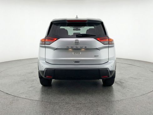 Used 2025 Nissan Rogue SV FWD image 7