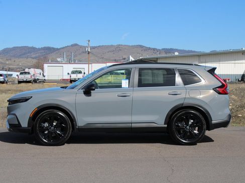 Used 2025 Honda CR-V Sport Touring image 3