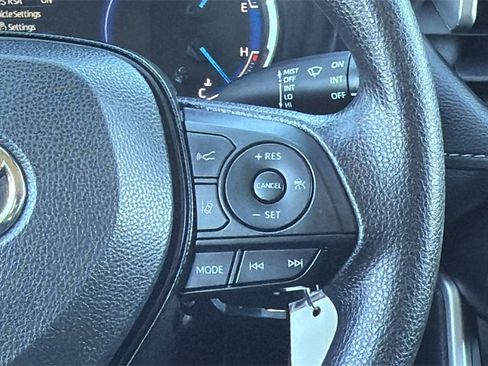 Certified 2025 Toyota RAV4 LE image 30