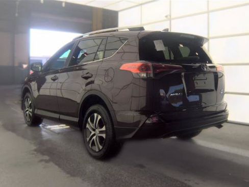 Used 2016 Toyota RAV4 LE AWD/4WD image 3