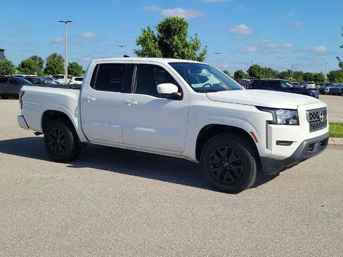 Certified 2023 Nissan Frontier SV AWD/4WD image 2