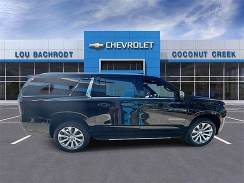 New 2026 Chevrolet Suburban Premier image 9