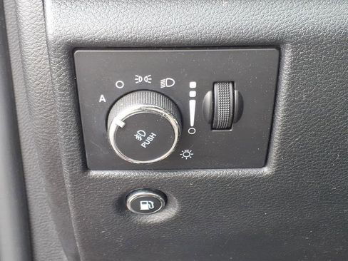 Used 2020 Jeep Grand Cherokee Limited w/ Luxury Group II image 18