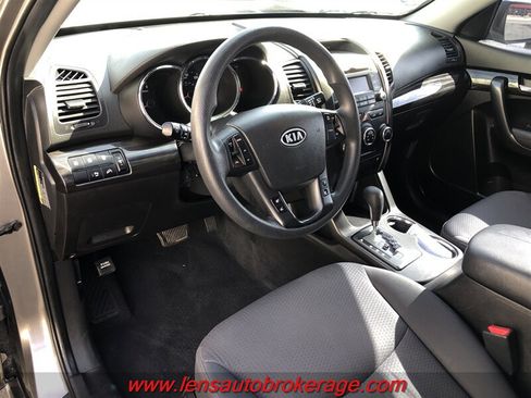 Used 2012 Kia Sorento LX w/ V6 Convenience Pkg FWD image 10
