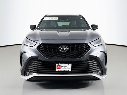 Certified 2025 Toyota Highlander XSE AWD/4WD image 2