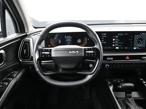 Certified 2026 Kia Sorento S FWD image 32