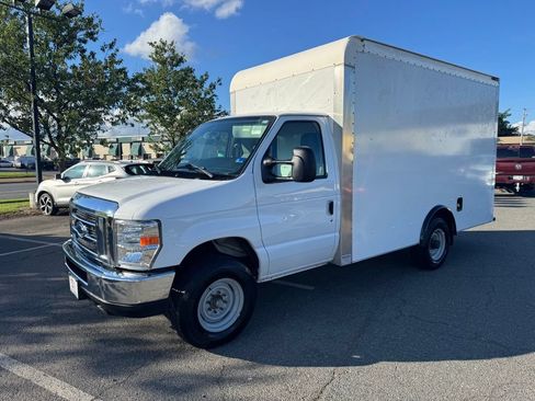 Used 2019 Ford E-350 and Econoline 350 Super Duty w/ Power Windows & Locks Group RWD image 3