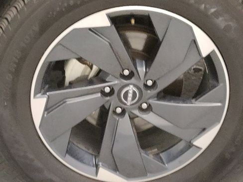 Used 2024 Nissan Rogue SV AWD/4WD image 31
