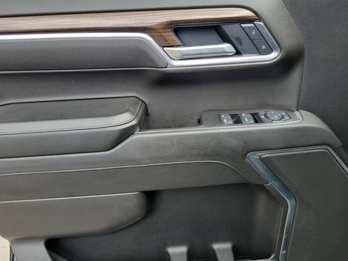 Used 2025 Chevrolet Silverado 1500 LT RWD image 23