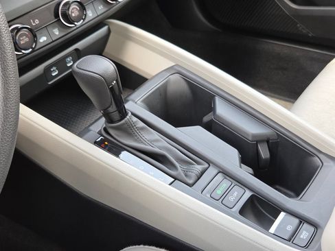 Certified 2025 Honda Accord LX image 31