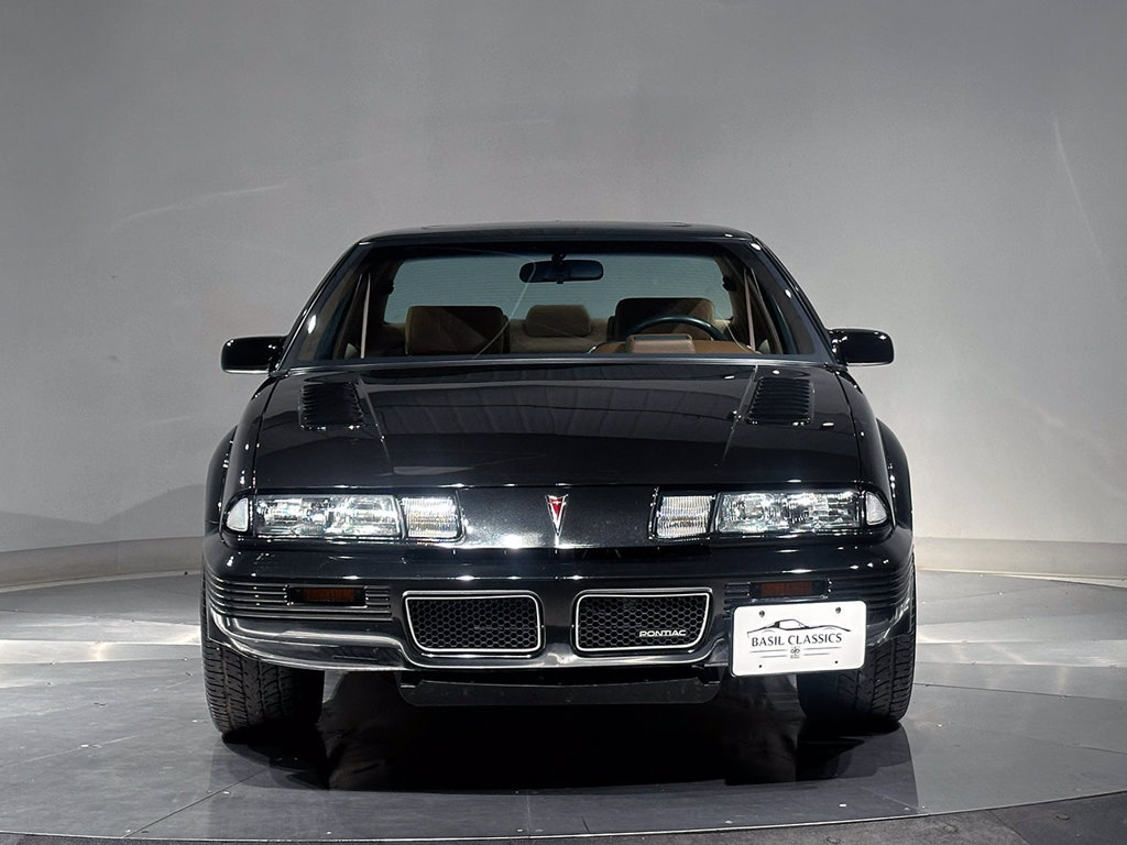 Used 1989 Pontiac Grand Prix SE FWD image 3