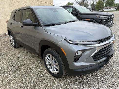 Used 2026 Chevrolet TrailBlazer LS w/ LS Convenience Package AWD/4WD image 6