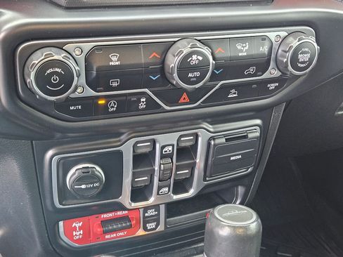 Used 2020 Jeep Gladiator Rubicon AWD/4WD image 27