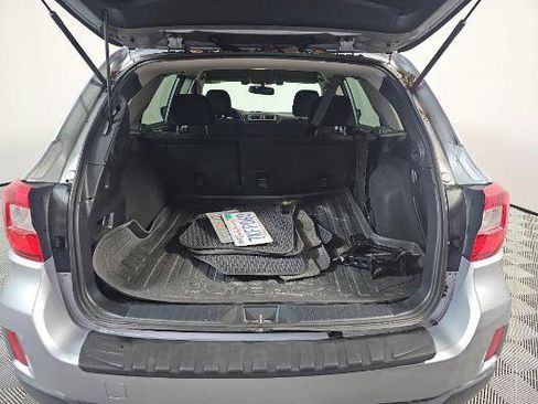 Used 2015 Subaru Outback 2.5i Premium AWD/4WD image 6